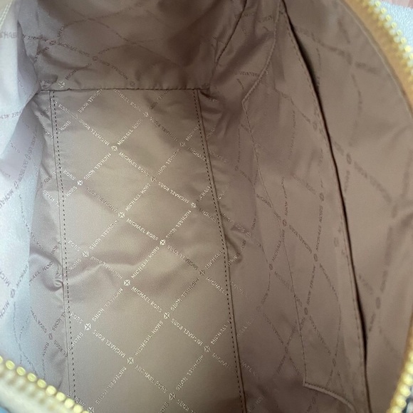 Michael Kors duffle bag With matching wallet - Picture 5 of 8